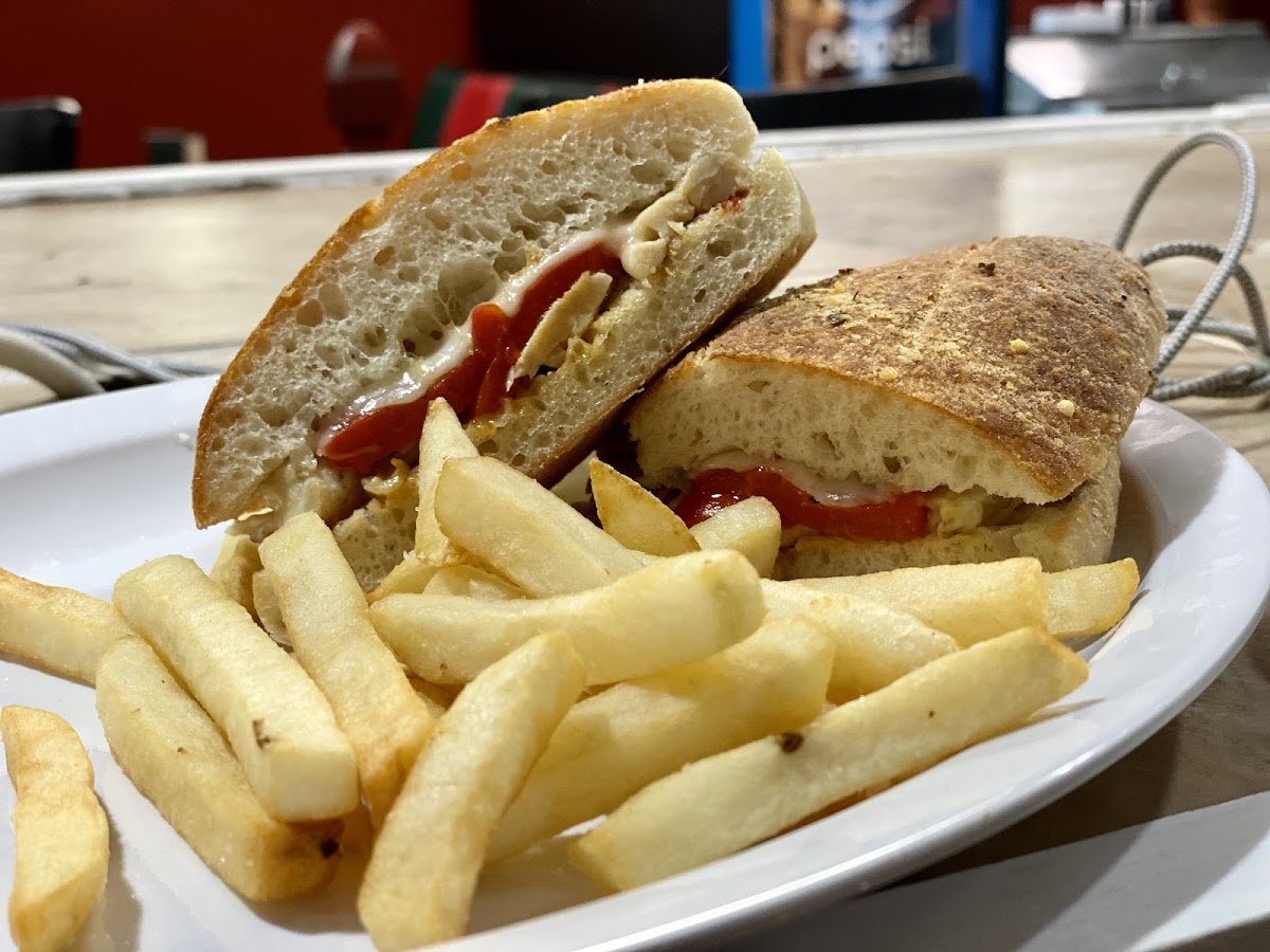 Tulio's Pizzeria & Restaurant Photo 4