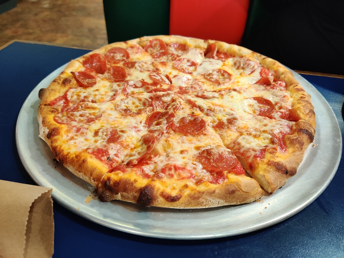 Tulio's Pizzeria & Restaurant Photo 6