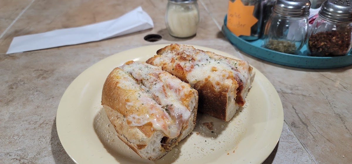 Tulio's Pizzeria & Restaurant Photo 9